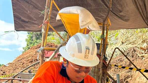 Our team of mud engineers oversees on-site drilling operations and provides you with tailor-made solutions to help you: