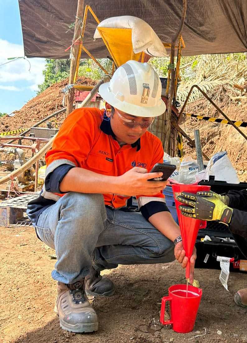 Our team of mud engineers oversees on-site drilling operations and provides you with tailor-made solutions to help you: